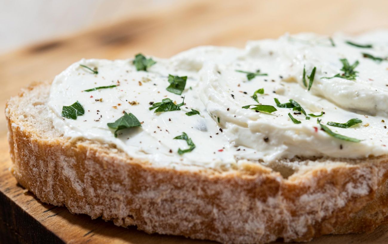 Приготувати збите масло з лимоном вдома просто та швидко