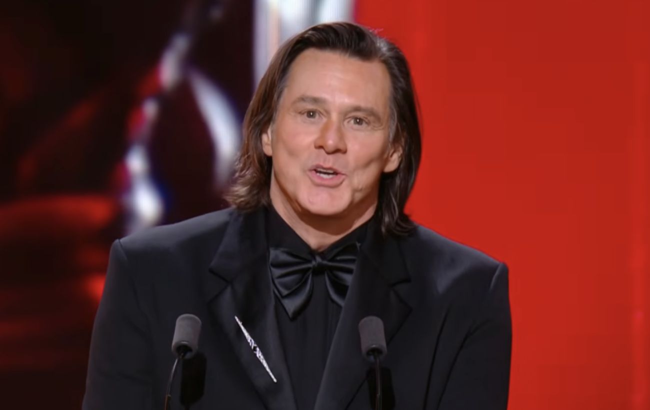 Джим Керрі здивував шанувальників новою зовнішністю на церемонії в Парижі