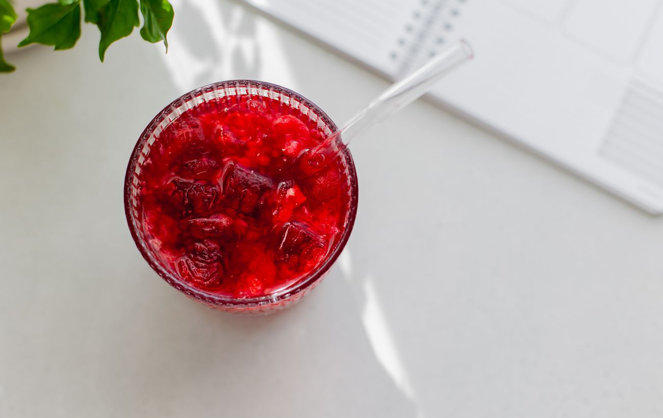 Простий напій для жінок 40+: еліксир молодості