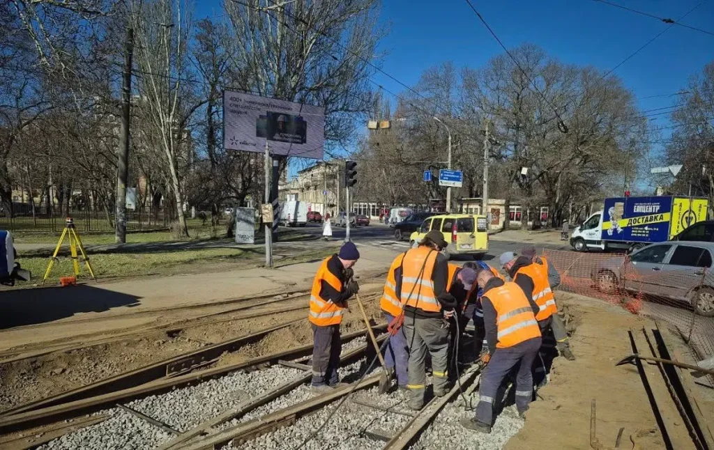 Одеса: у розпалі ремонт колій на Старопортофранківській