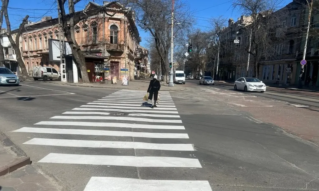В Одесі оновлюють дорожню розмітку на 11 перехрестях