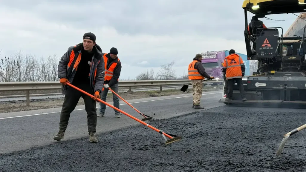 Ремонт доріг на Одещині: Траса М-05 в центрі уваги