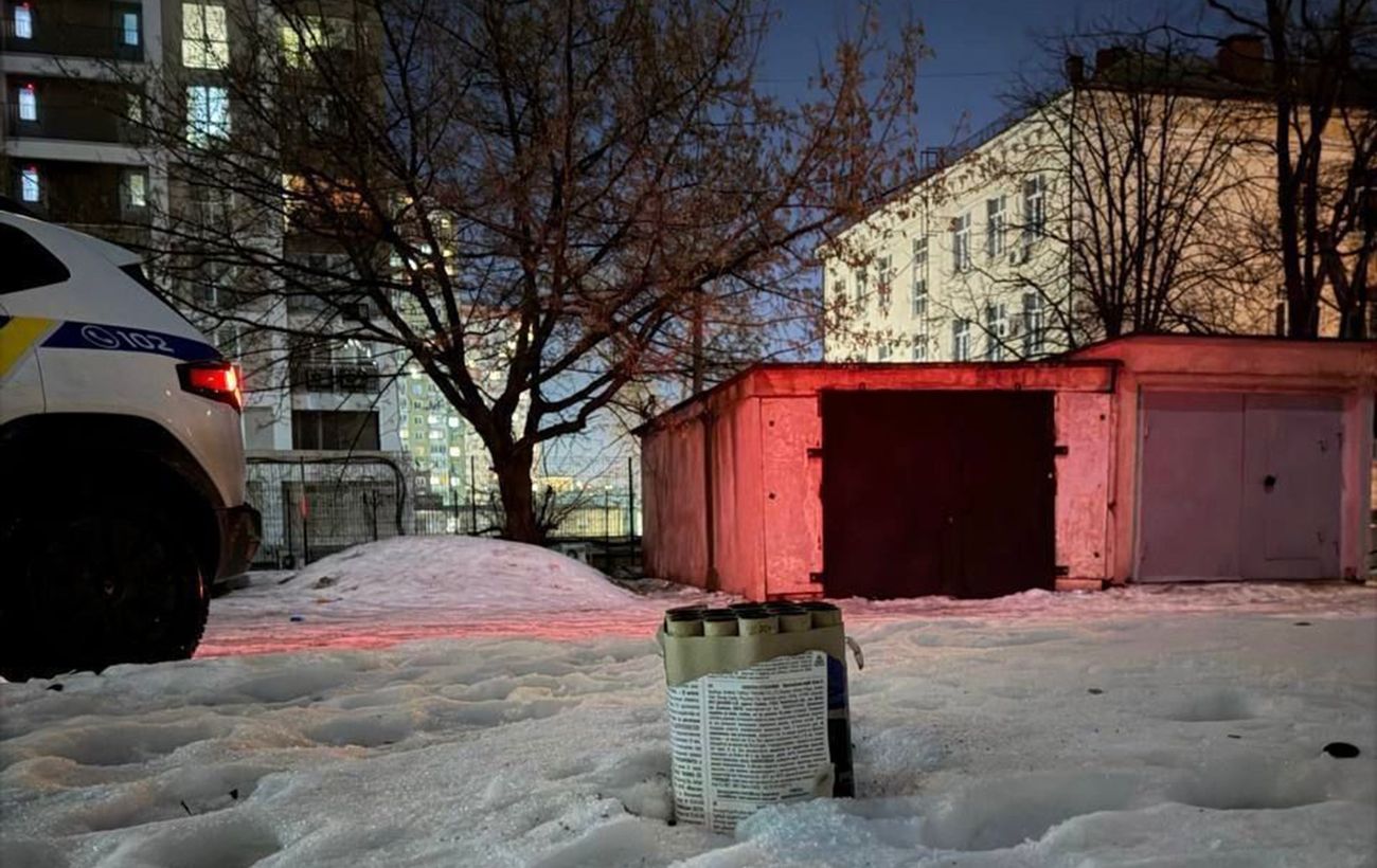 Підліток у Києві запустив салют всупереч забороні