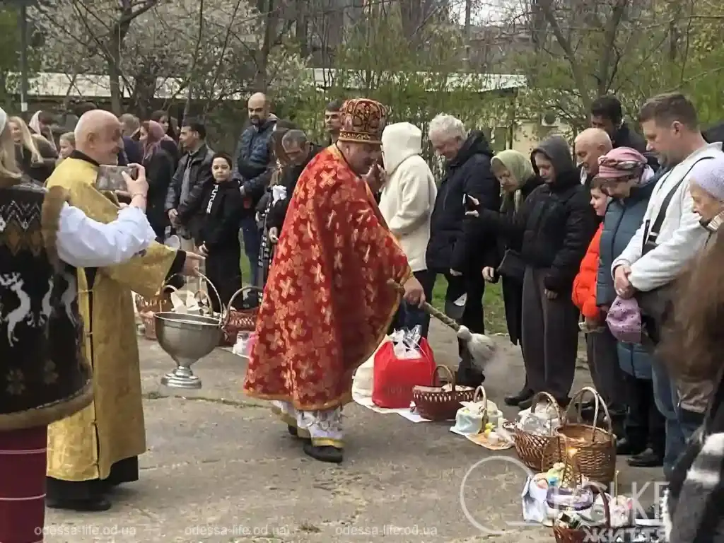 Великодня ніч в Одесі: спільна молитва військових та містян у гарнізонному храмі