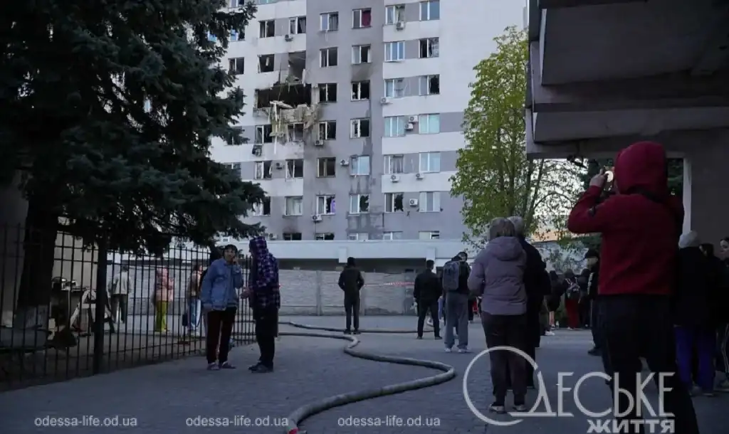 Наслідки атаки дрона по житловому будинку в Одесі