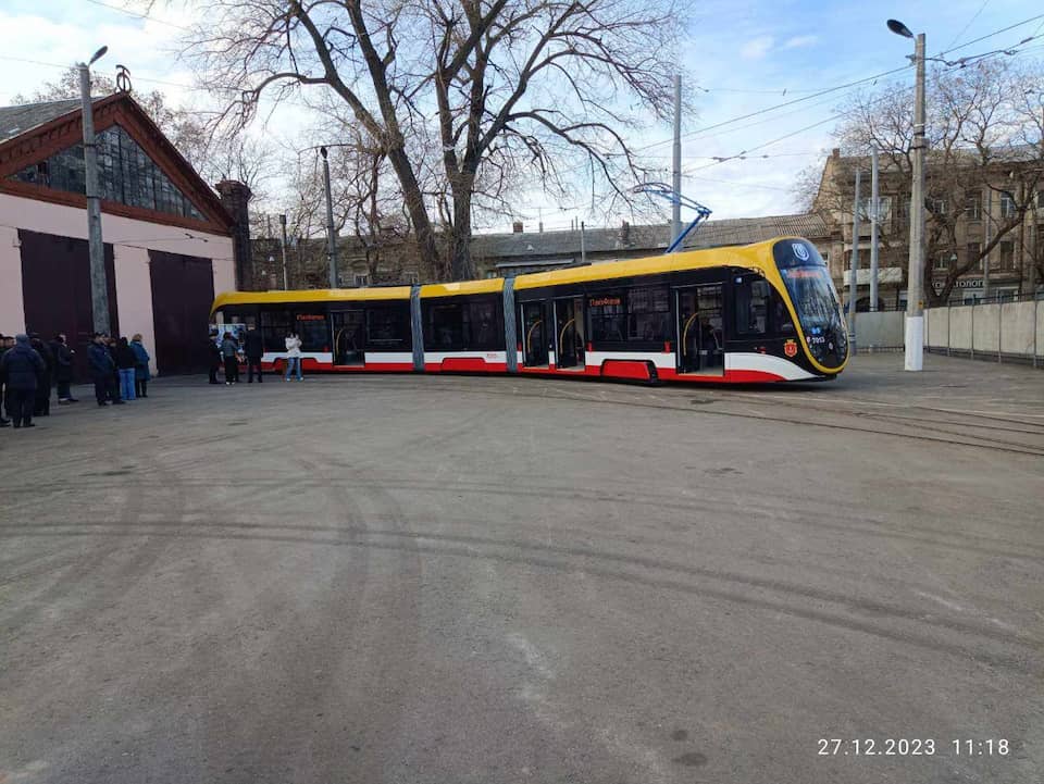 Електротранспорт Одеси працює на половину потужності