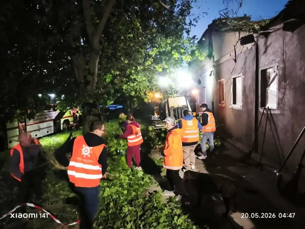 Нічна атака дронів на Одесу: руйнування у різних районах