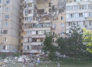 Вибух у житловому будинку в Києві: пошук постраждалих триває